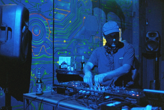 6 SOS x DUNGEON, Cofe de la Ostrava